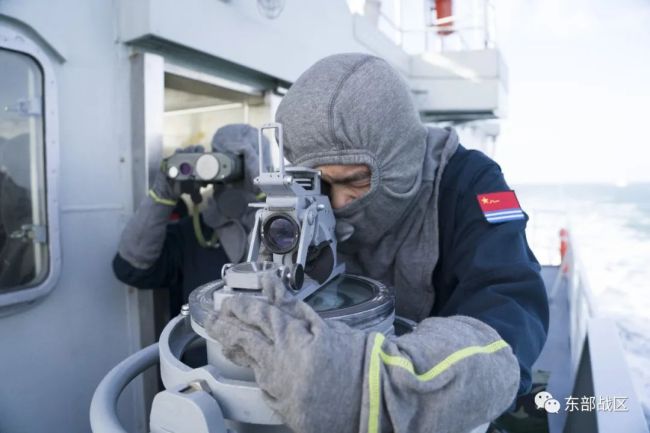 登陆舰编队,破浪出击!