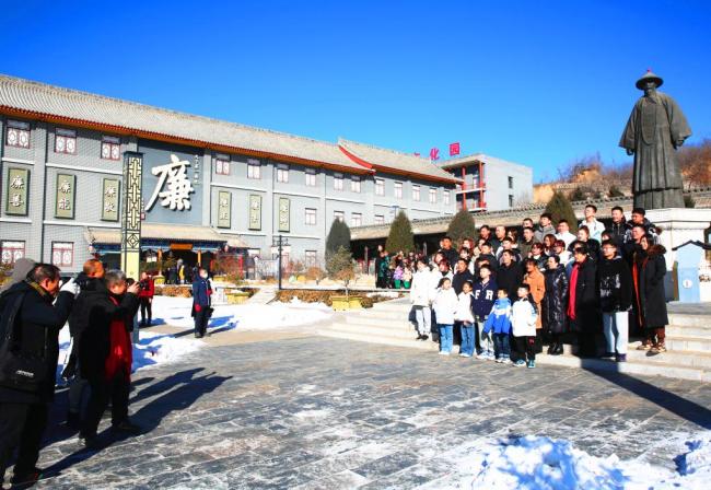 新春走基层｜来堡村民的“全村福”