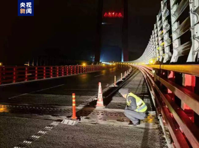 四川泸定5.6级地震后续： 应急救援专用通道已开启