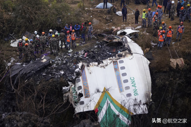 尼泊尔客机坠毁后续 失事客机黑匣子将被送往新加坡进行分析