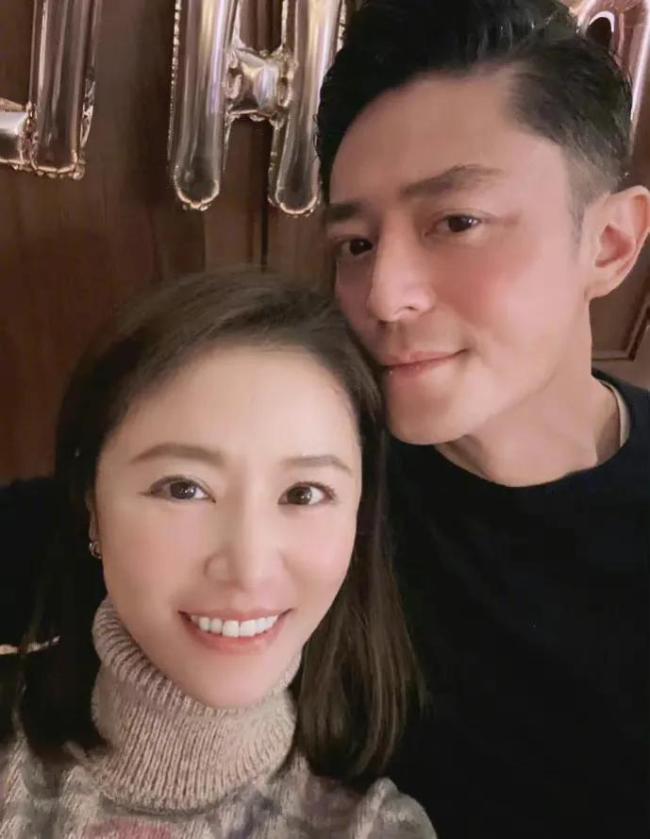 林心如曬與霍建華的合照結婚六年氛圍還是超甜哦