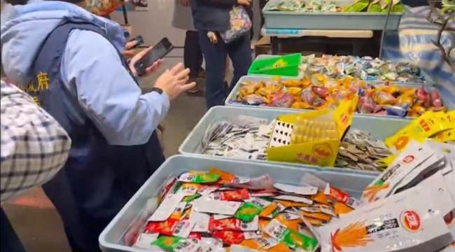 台湾查扣2064包大陆零食：官方扬言重罚商贩！