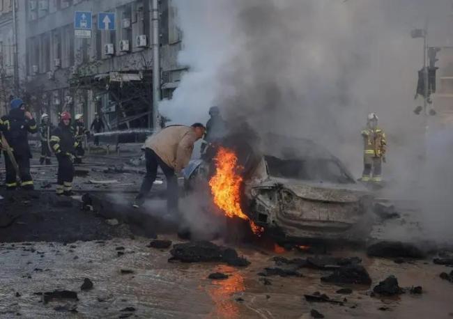 乌克兰全境爆炸：俄军机器士兵投入战场，北约坦克或被猎杀