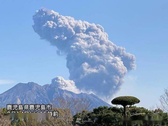 日本火山六连喷有何影响？火山烟尘太空都可见了