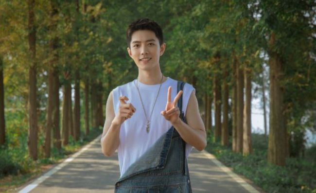 肖战被狗仔吐槽无料可爆 狗仔：蹲无可蹲