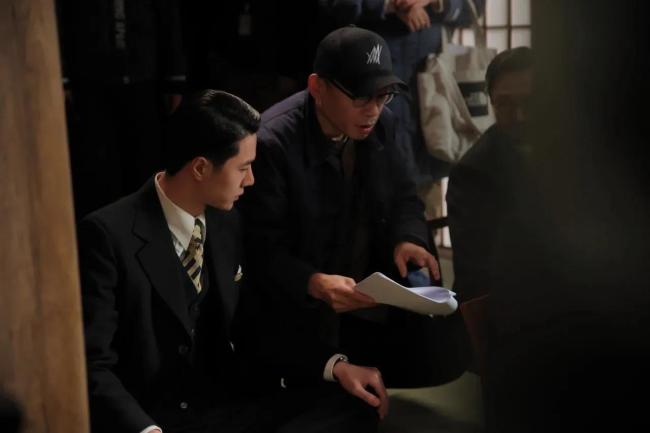 王一博拍抽烟戏拍到吐 简直不要太敬业