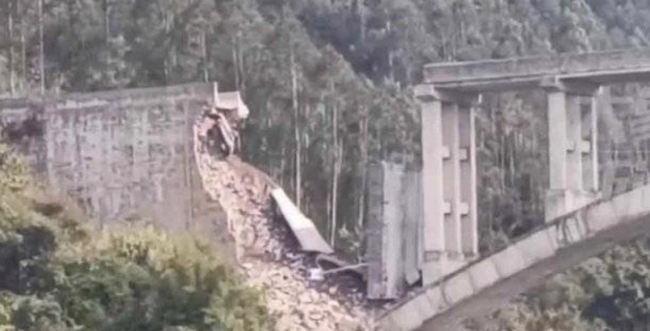 广西贺州坍塌大桥通车不到8年  网友质疑需要彻查是不是质量问题