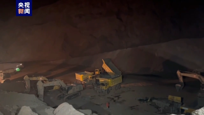 阿拉善左旗煤矿坍塌事故救援加紧进行