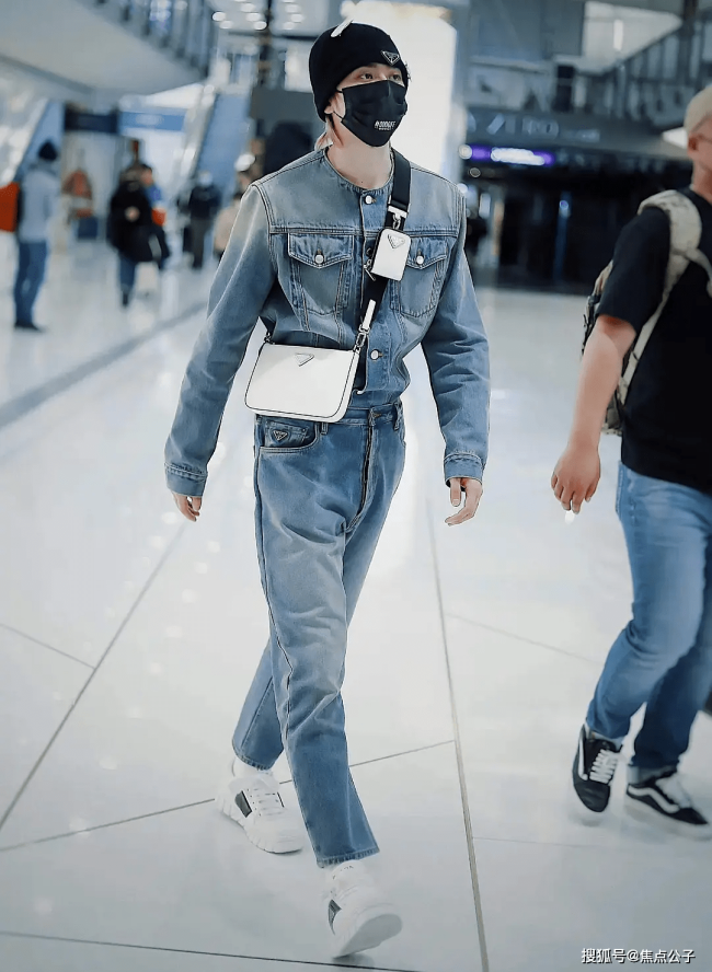 明星米兰时装周看秀造型 肖战温柔风，李宇春很飒