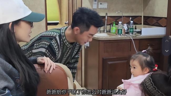 郑恺成功带小姨子进圈 网友:我也去问问我娱乐圈唯一的人脉