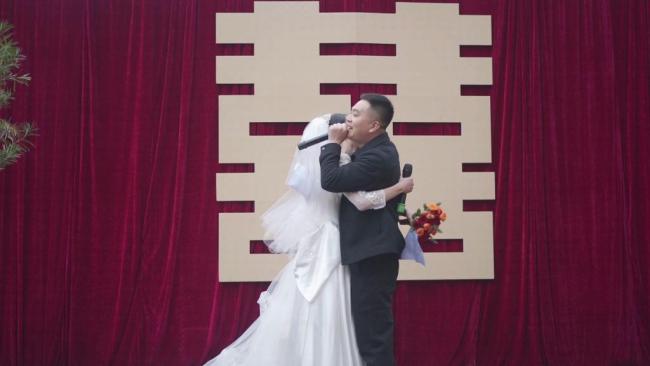 新人200元布置婚礼现场 省下来的钱做更有意义的事   
