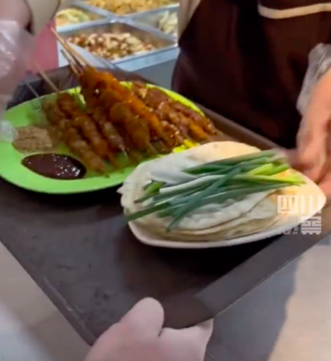 一高校食堂上线淄博烧烤：一份烧烤48元被质疑定价高