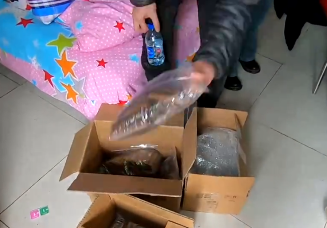 3元一根土烟换包装变2千元一盒雪茄