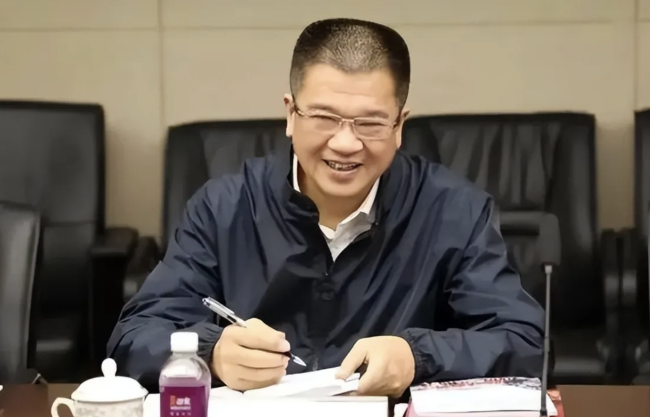 今年已有3个快70岁的“老虎”落马   