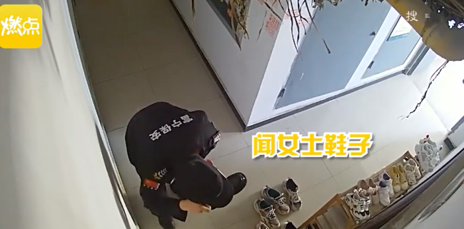 闻鞋子女警察图片