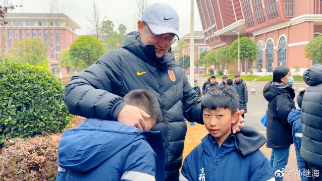 被传“失联”的前国脚孙继海发声，孙继海：中国足球多事时节做好自己