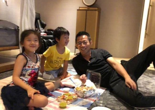 汪小菲与儿女台北聚餐被指责偏心女儿 汪小菲回台湾处理官司被指心酸