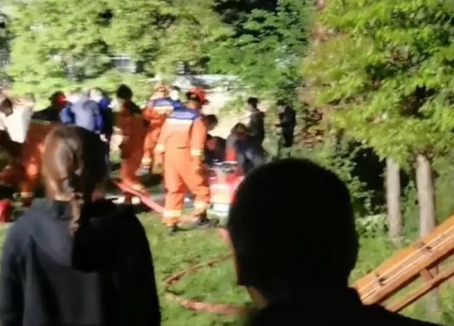 重庆一男孩失联后在化粪池被找到