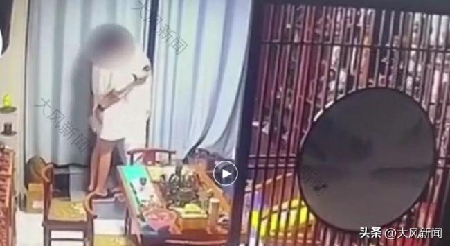 女子举报继父工作时间家中约会女性(监控视频),纪委回应处理结果