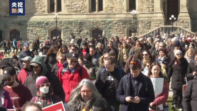加拿大公务员罢工持续：阻碍交通，限制人们出入政府大楼