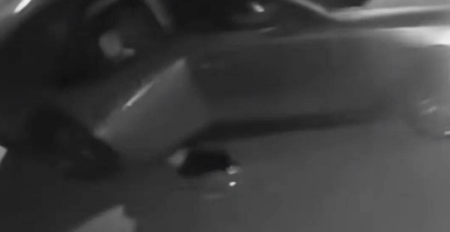 孩子下车跌倒遭碾压
