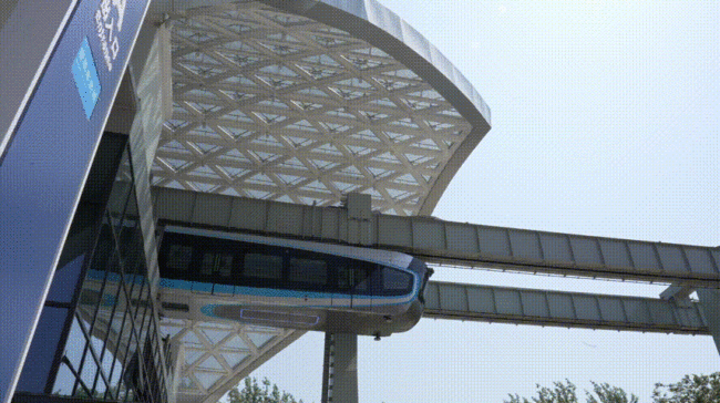 国内首条!武汉光谷光子号空轨刚刚发车 乘客纷纷直呼"太棒了!