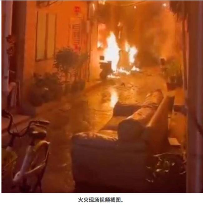 广州一民房凌晨起火5人身亡 消防员抵达时已无求救声