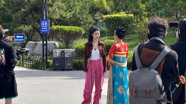 赵小棠杜海涛陈赫唐九洲录制一起撸串吧，淄博烧烤热风吹到娱乐圈