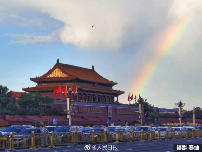 北京天空彩虹现身