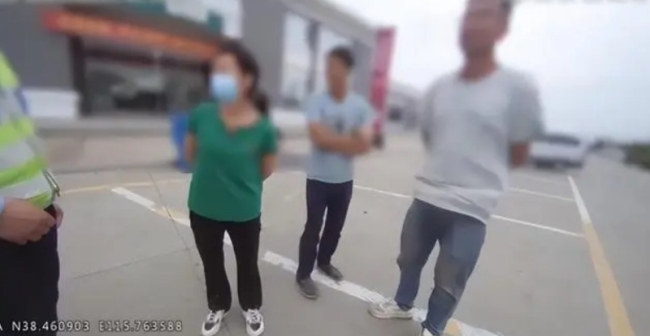 女子远嫁被反对男友威胁