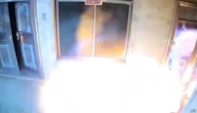 老人独自在家遇煤气爆燃