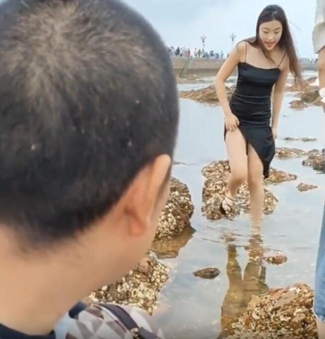 丈夫坦荡回应在看美女