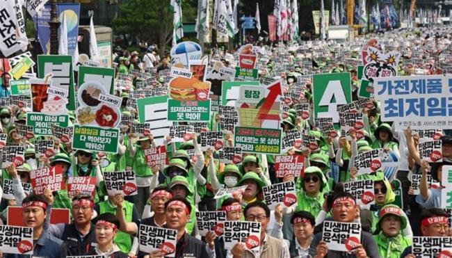 韩国超40万人举行集会 要求尹锡悦政权下台