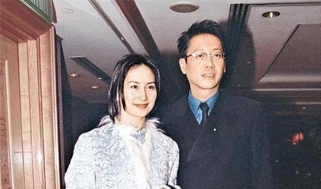 澳门赌王女儿何超琼 多年之前的她曾经也是拥有着一段幸福又美满的