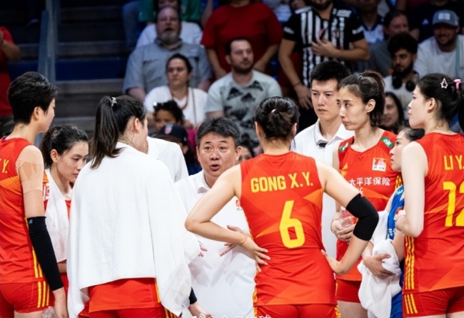 李盈莹最新消息:中国女排凯旋,抵达北仑基地即将封闭训练李盈莹最新