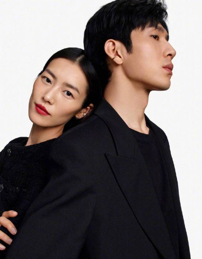 满分cp!刘雯井柏然相拥大片:真情侣般的高级感和甜蜜氛围