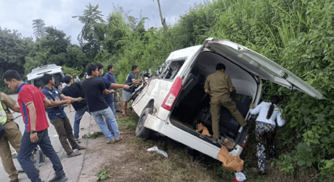 泰国旅行团在老挝遇车祸致6人死亡3人重伤