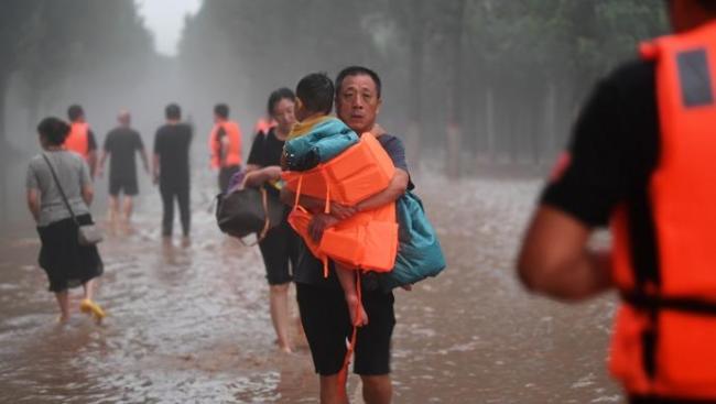 多地被淹，列车停运，超十万人紧急转移！河北涿州救援难在哪