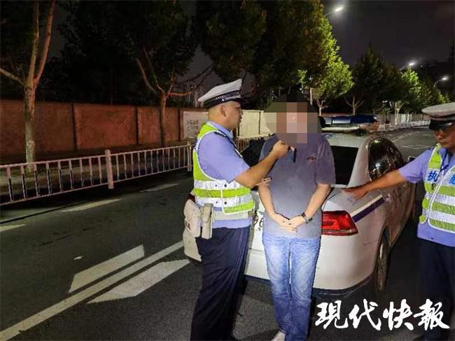 男子酒驾逃跑被导航带回 因不熟悉路况回到原处被警方抓获