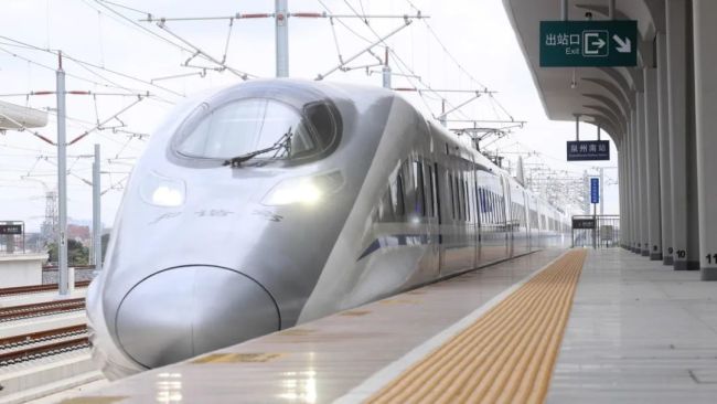 我國首條設計時速350公里的跨海高鐵開始試運行！