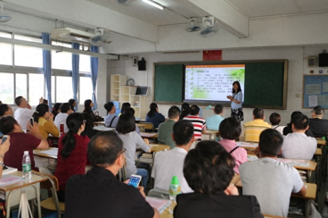 家长吐槽学校家长会：交费，交费，再交费