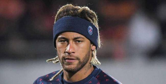 内马尔谈梅西 和梅西在巴黎的踢球经历就像是生活在地狱中一样