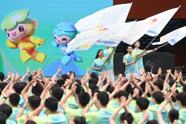 杭州亚运会赛会志愿者叫“小青荷”，与这句诗有关