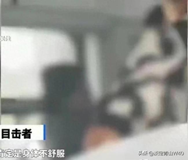 男子在火车上咳嗽被暴打,全程忍耐未还手,面对乘警女子毫不悔改