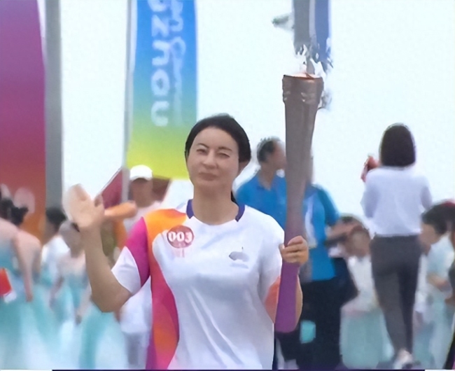 "跳水皇后"郭晶晶成为杭州亚运会火炬手郭晶晶成亚运火炬手2023-09-20