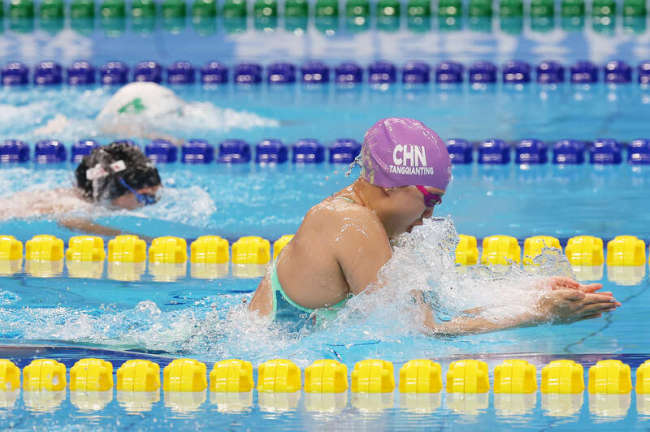 唐钱婷女子50米蛙泳预赛打破亚洲记录