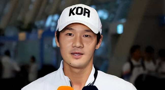 韩国网球选手怒砸球拍惹怒韩国网友！韩国网友：去军队学一下做人
