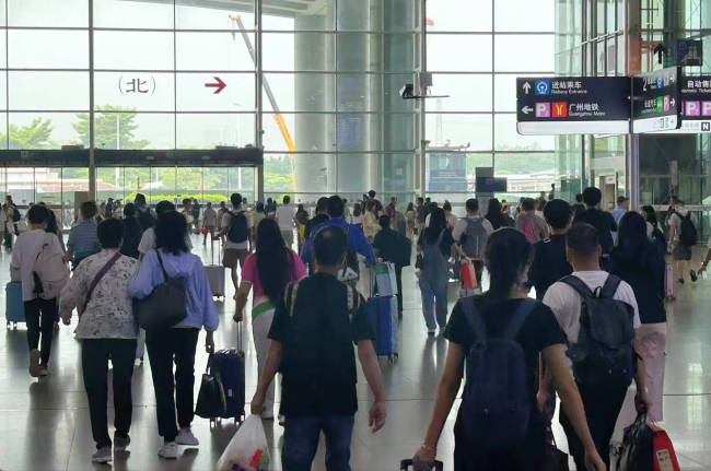 国庆多航线机票突然降价,提前买机票却多花了2400元