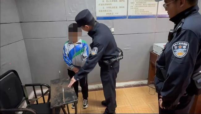 儿子偷钱被母亲送派出所:你们一定要帮我好好教育一下