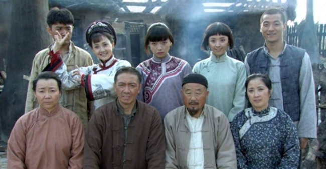 他是闯关东的后代,和另一位编剧孙建业历时十多个月,走遍了四个省采访